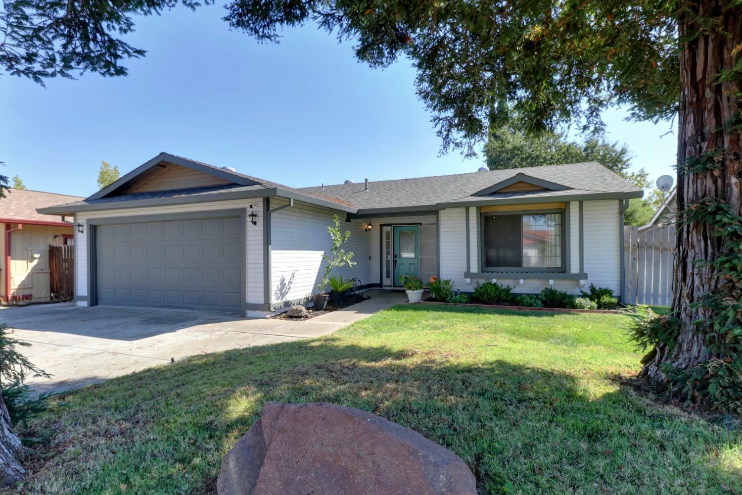 Property Photo:  7 Bluewind Court  CA 95838 