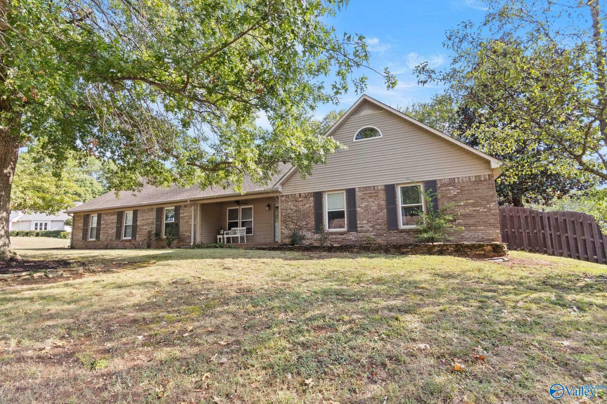 Property Photo:  540 Highland Drive  AL 35758 