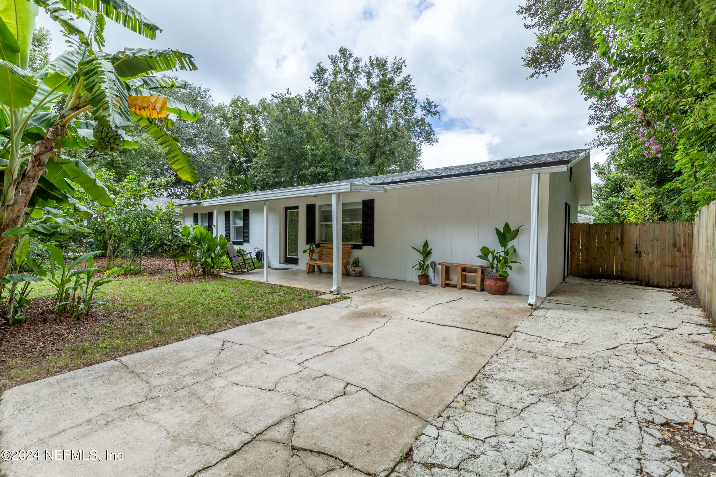 Property Photo:  1218 Green Cove Avenue  FL 32043 