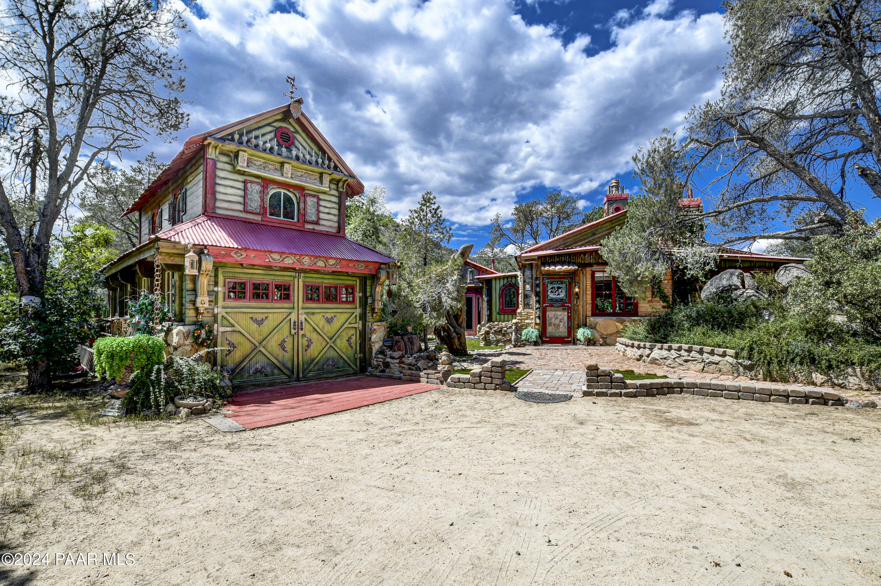 Property Photo:  2001 W Thumb Butte Road  AZ 86305 