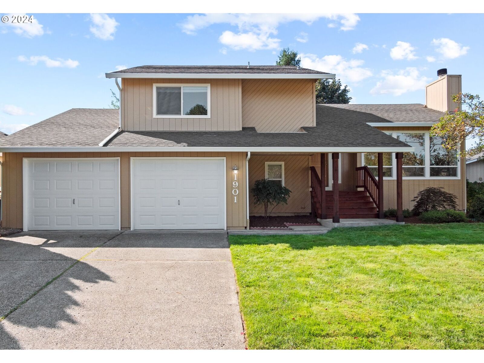 Property Photo:  1901 NE 154th St  WA 98686 