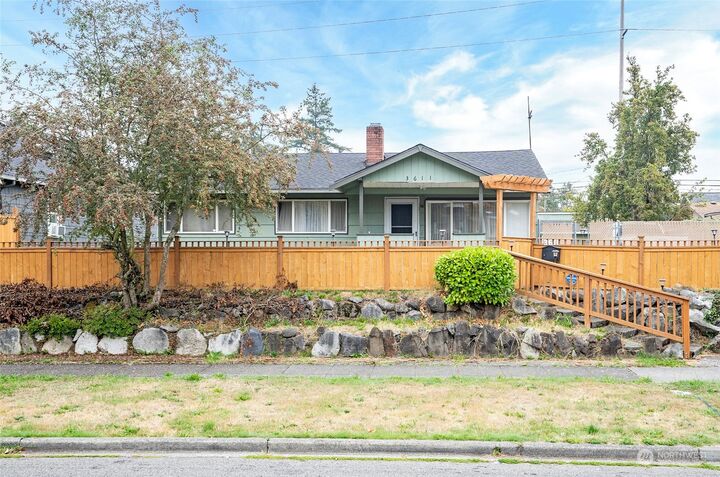 Property Photo: 3611 S Ainsworth Avenue WA 98418