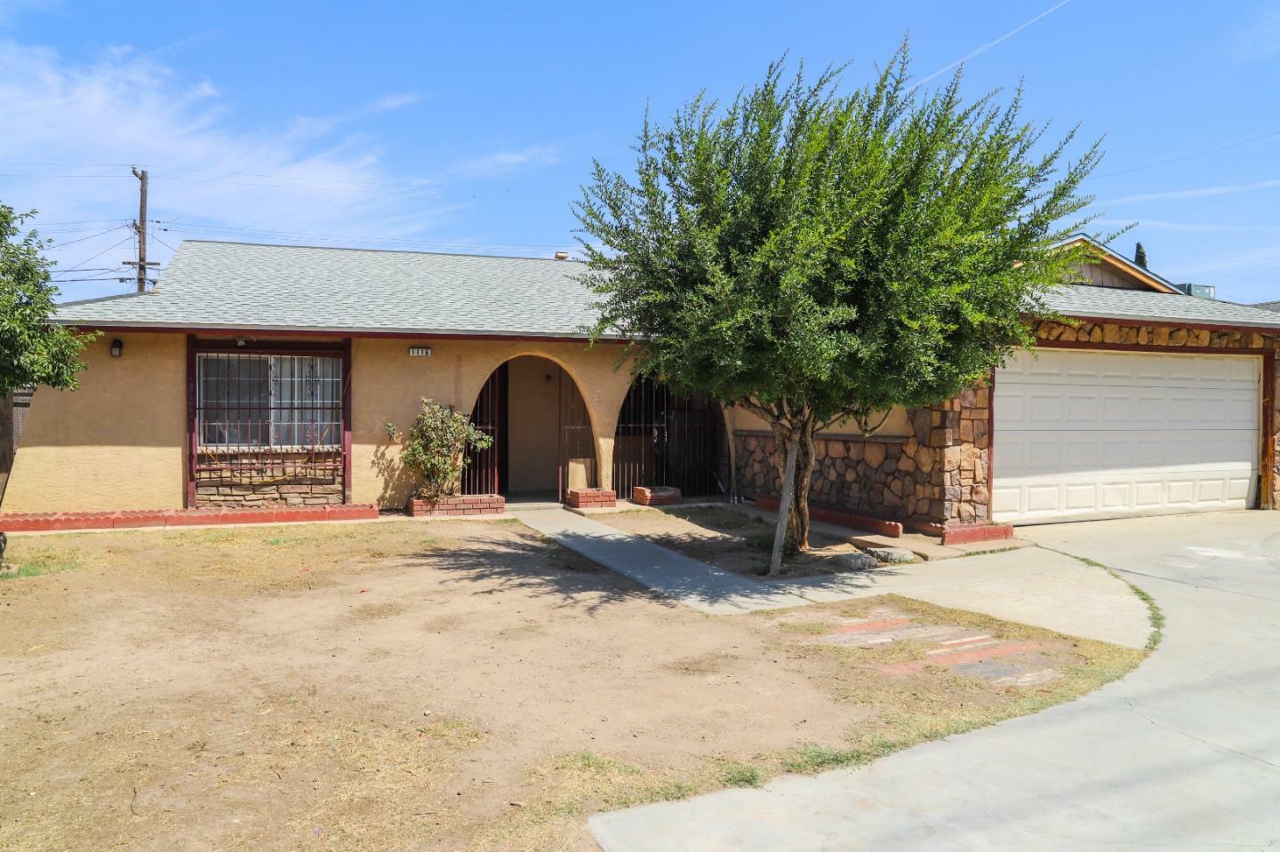 Property Photo:  1116 West California  CA 93706 