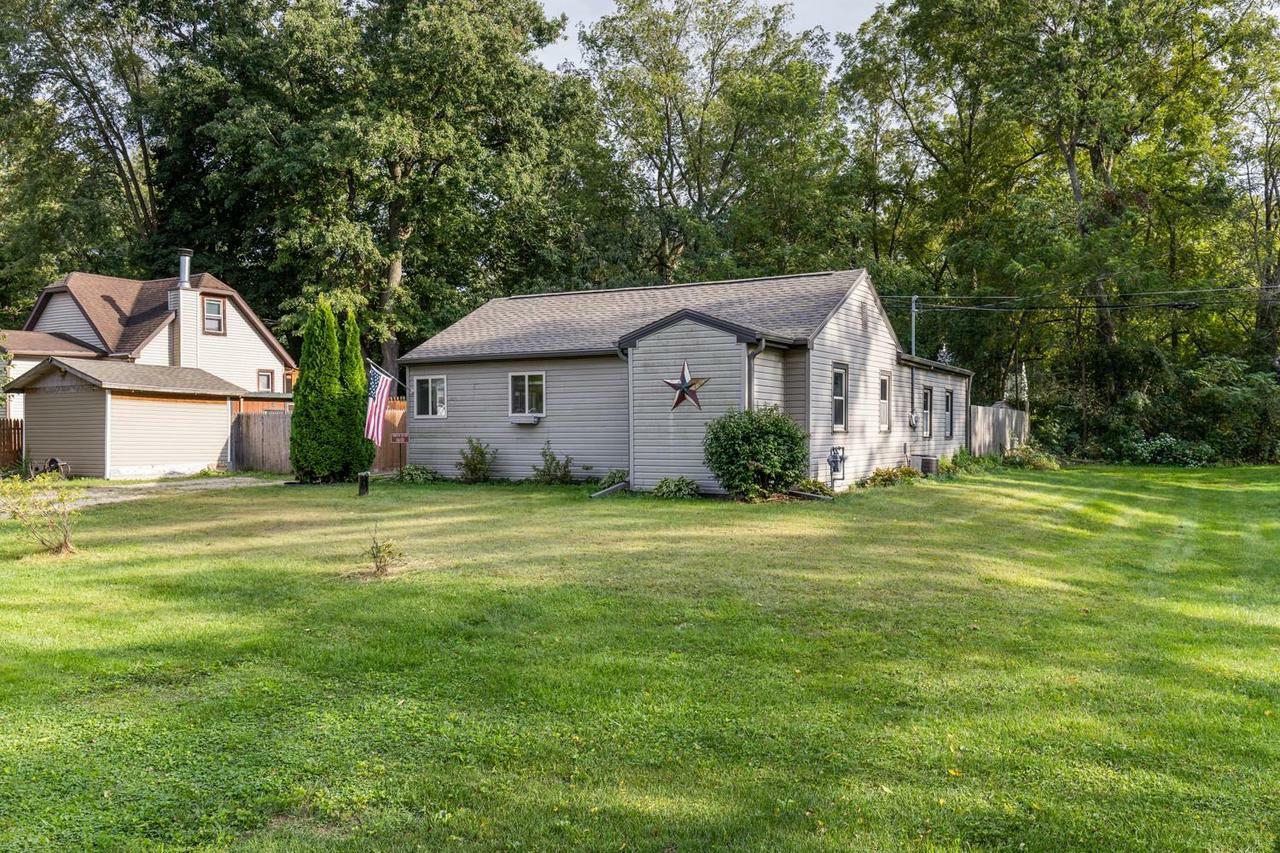 Property Photo:  1610 East Road 3  WI 53534 