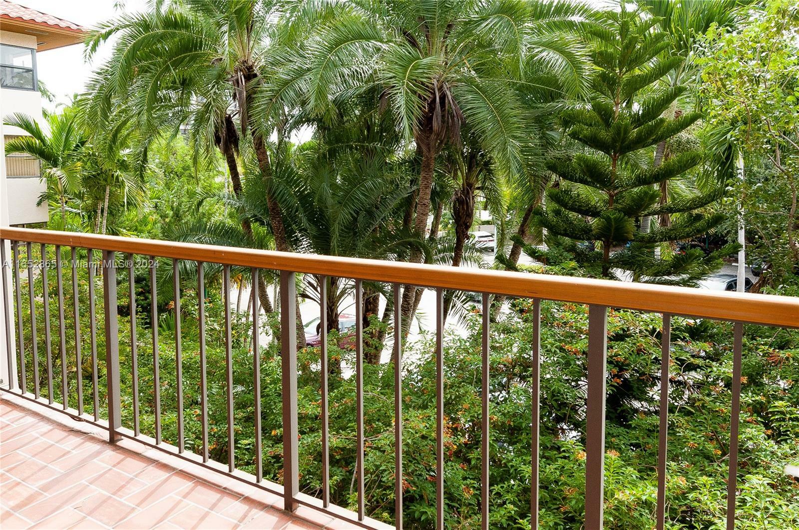 Property Photo:  55 Ocean Lane Dr 3029  FL 33149 