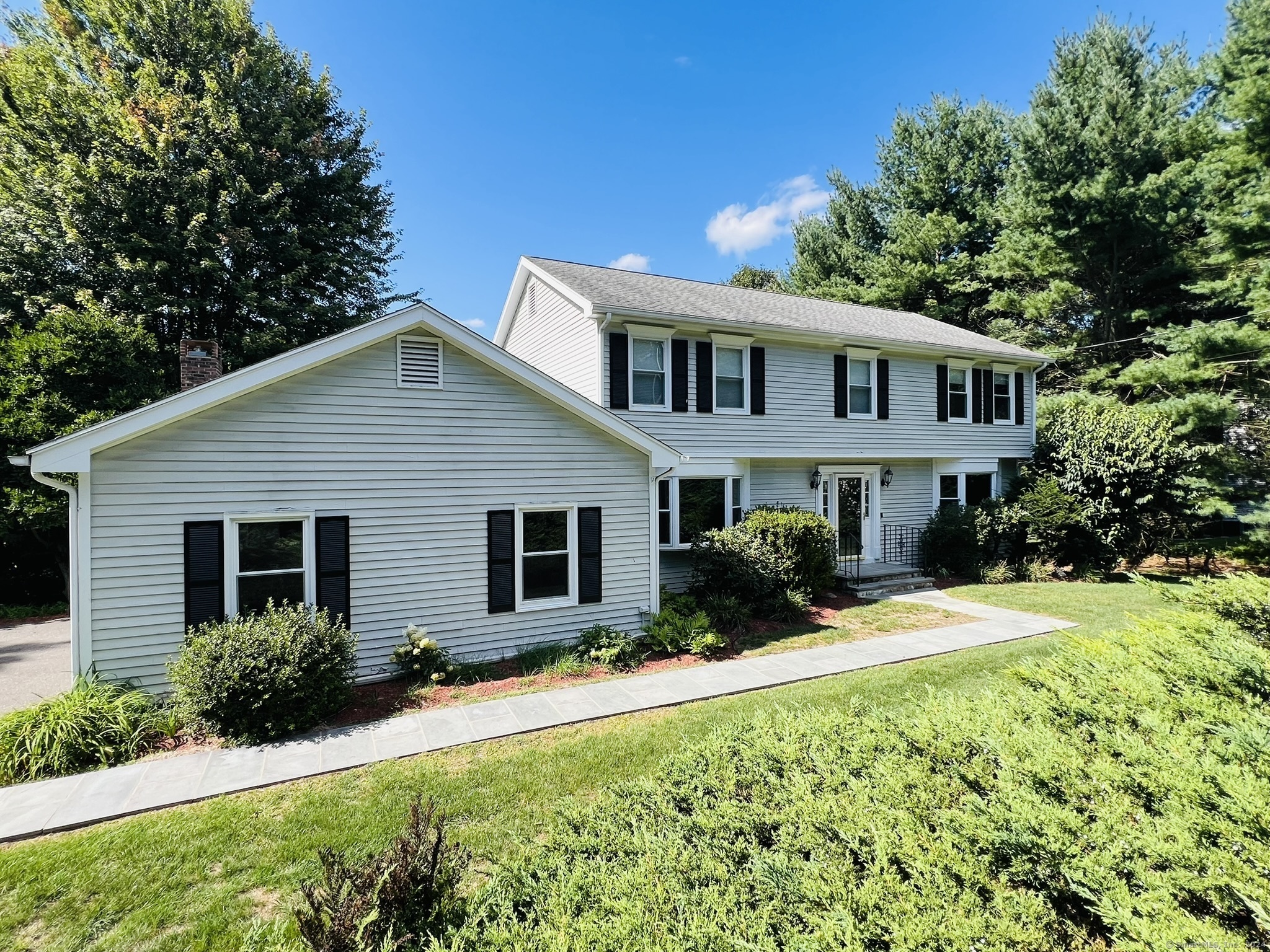 Property Photo:  679 Aspen Lane  CT 06477 