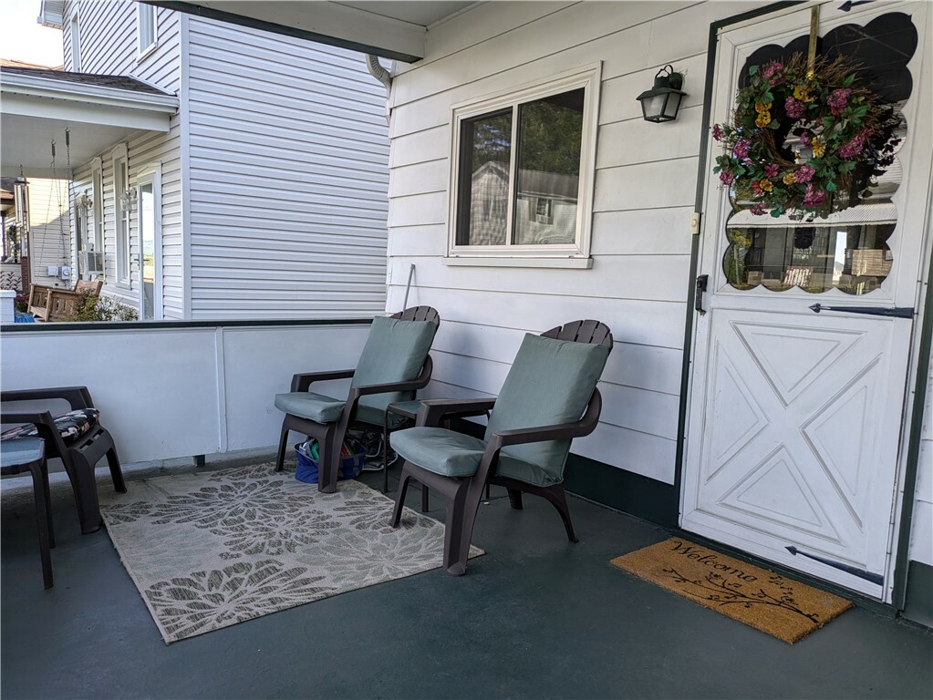 Property Photo:  915 Mulberry Street  PA 15683 