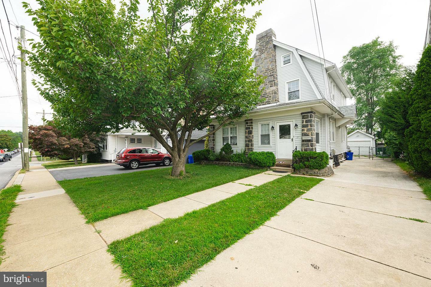 Property Photo:  27 Shelbourne Road  PA 19083 