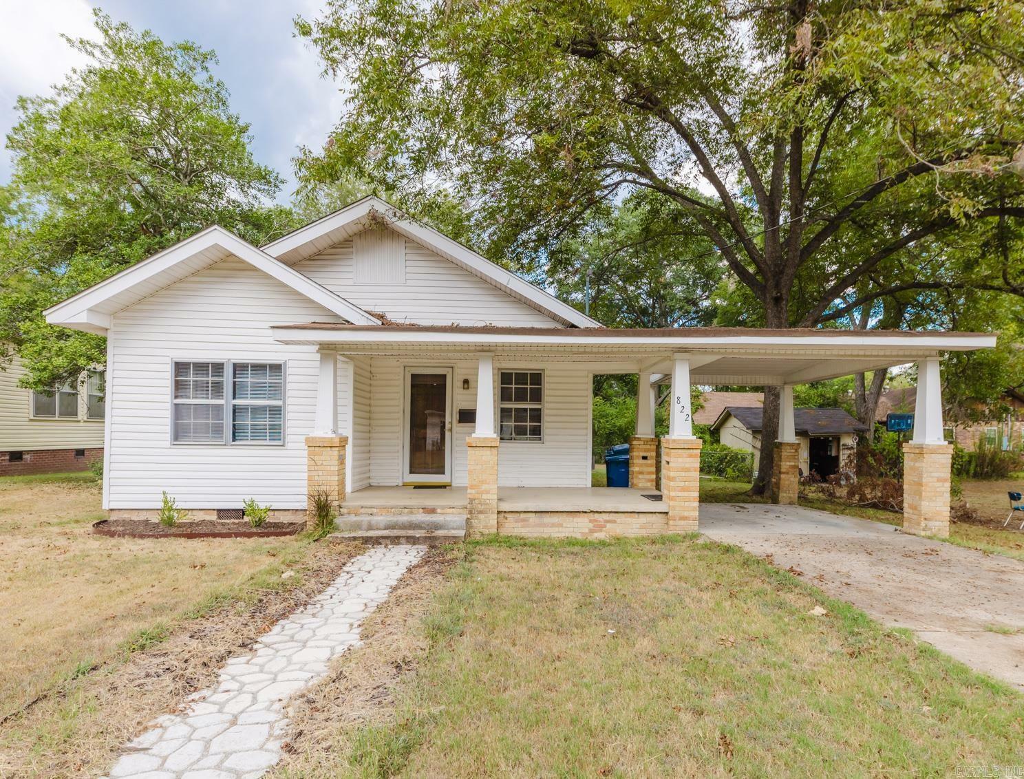 Property Photo:  822 Pine Bluff Street  AR 72104 