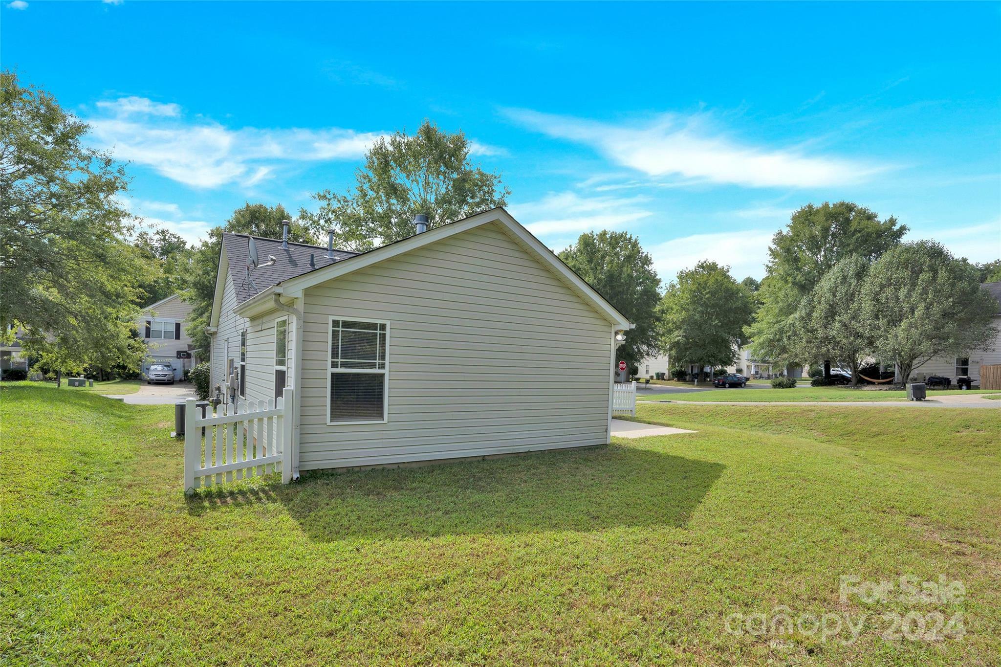 Property Photo:  5003 Oak Pasture Lane  NC 28269 