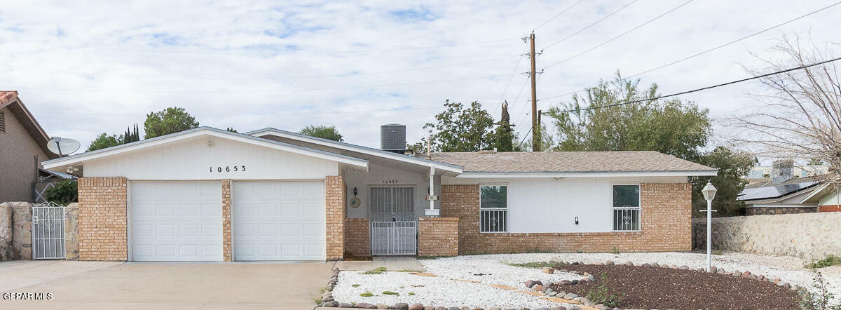 Property Photo:  10653 Lakewood Avenue  TX 79935 