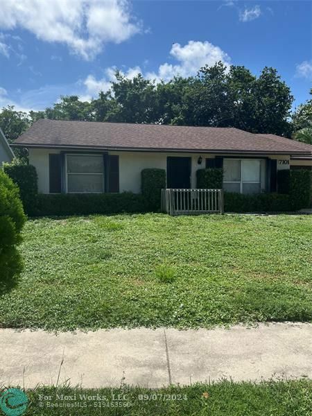 Property Photo:  7101 Glenwood Drive  FL 33462 