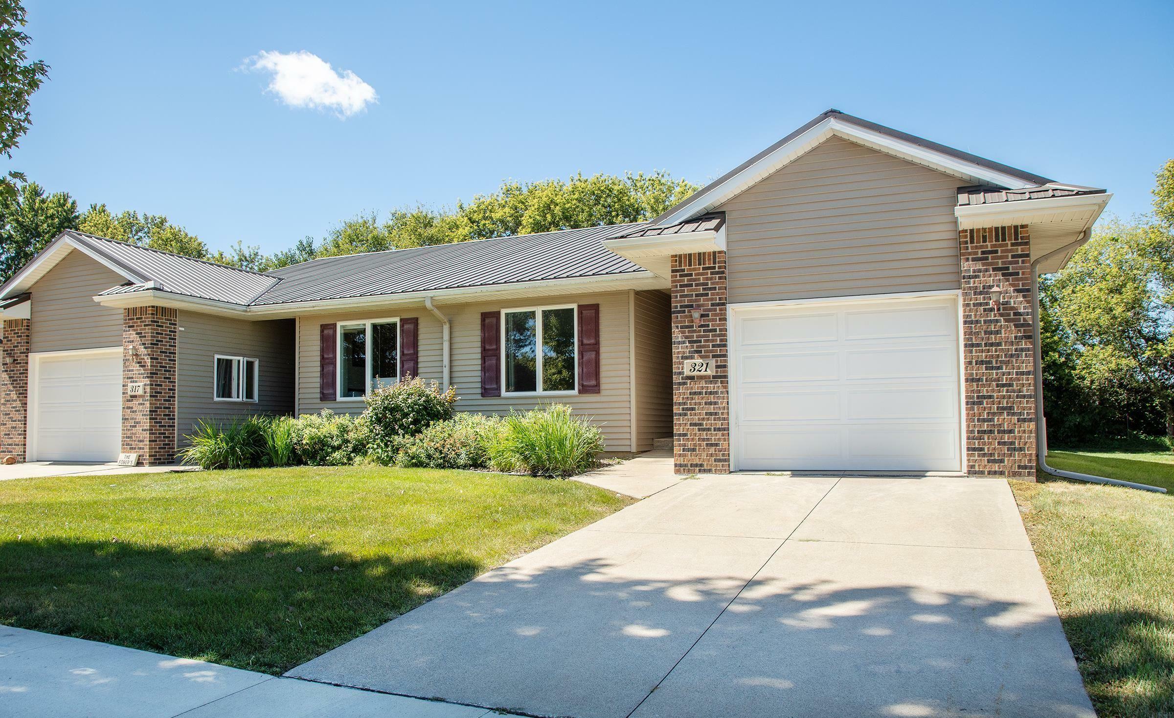 Property Photo:  321 Park 26th St NW  IA 50677 