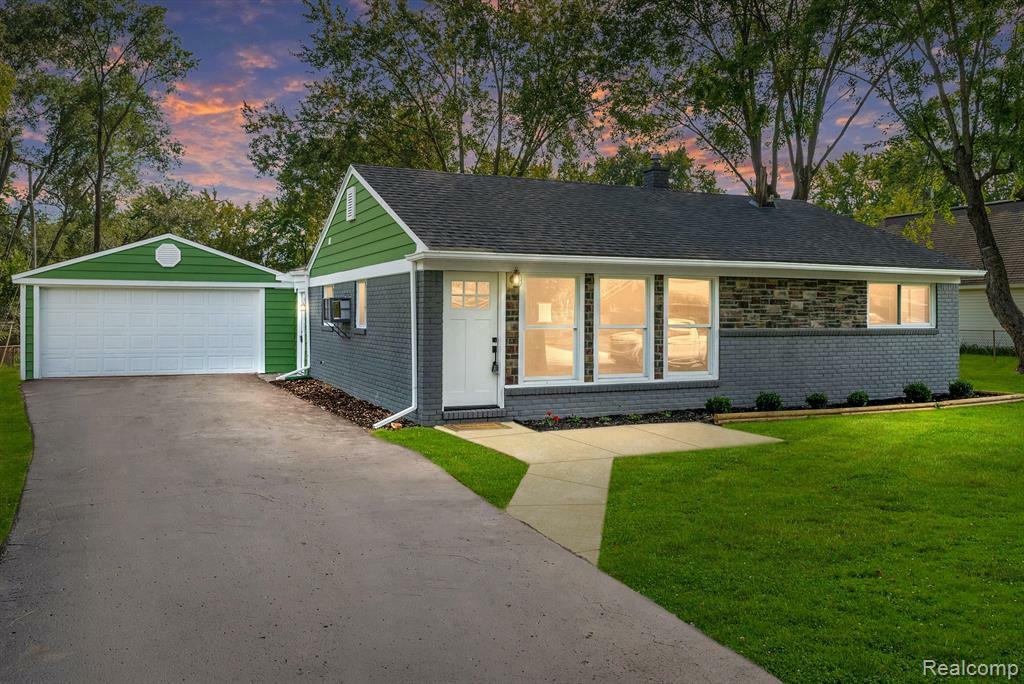 Property Photo: 4913 Rioview Drive MI 48346 3676