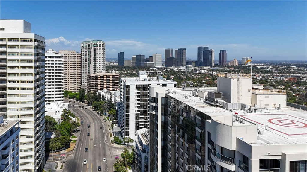 Property Photo:  10535 Wilshire Boulevard D01  CA 90024 