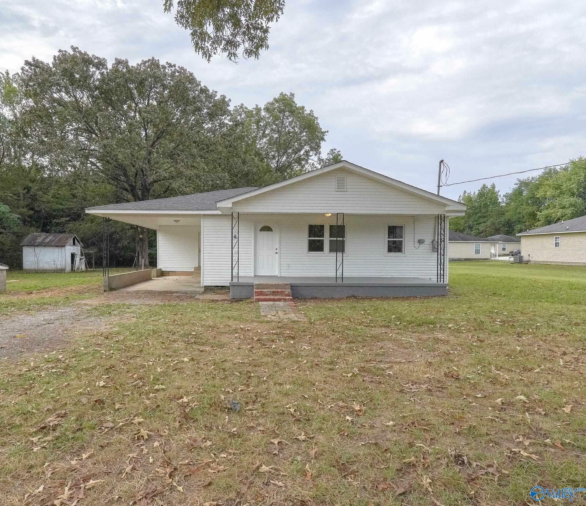 Property Photo:  2736 Bobo Section Road  AL 35750 