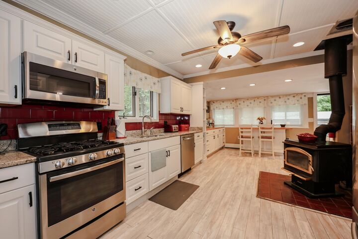 Property Photo: 3 Viau Road NH 03087