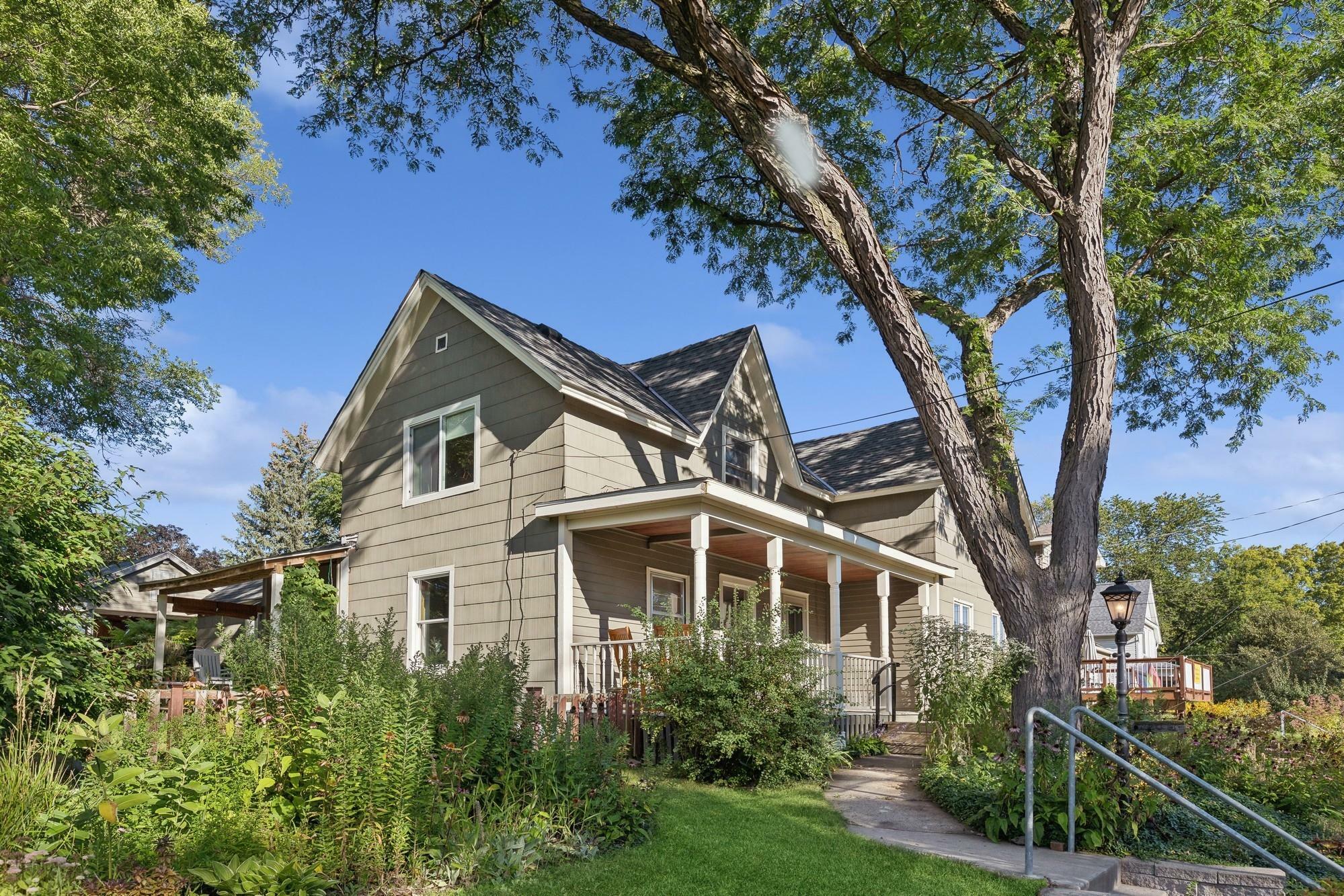 Property Photo:  301 Linden Street N  MN 55057 