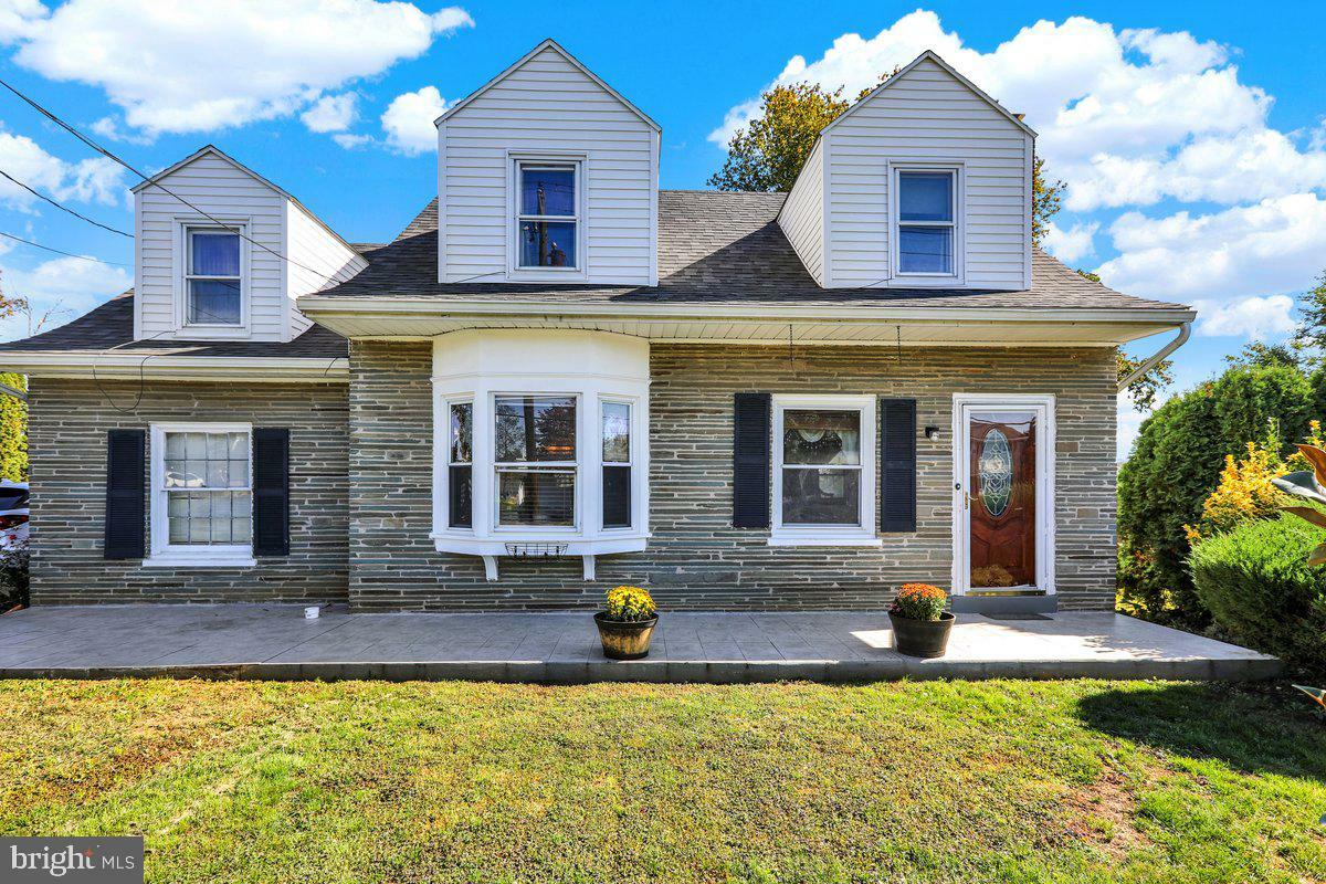 Property Photo:  2143 Fruitville Pike  PA 17601 