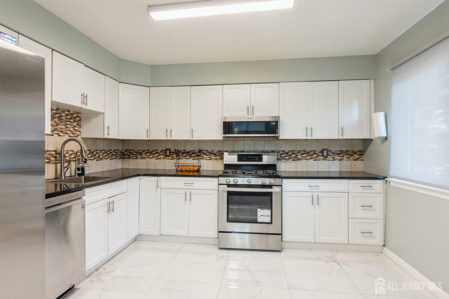 Property Photo:  1415 Edison Glen Terrace  NJ 08837 