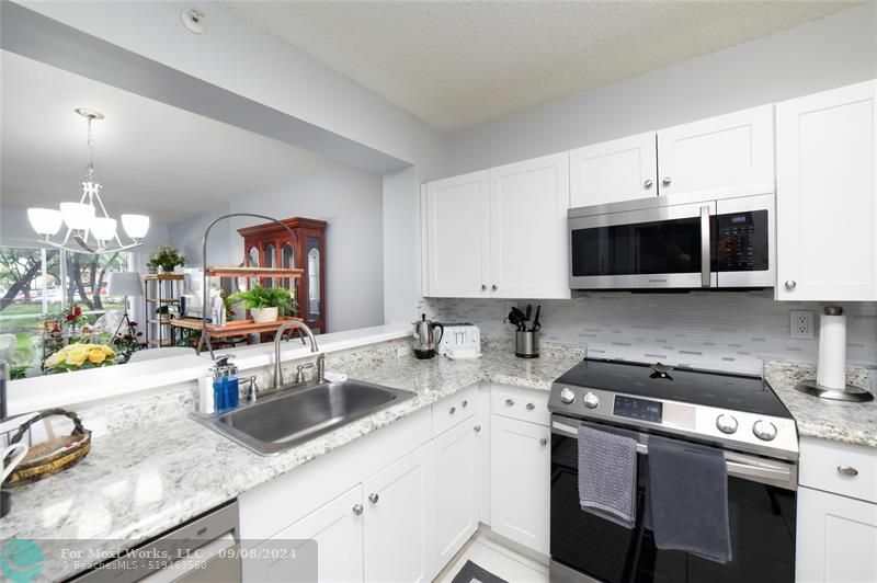 Property Photo:  9511 Weldon Cir 105  FL 33321 