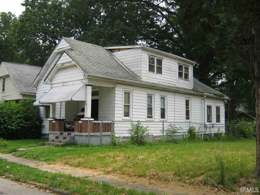 Property Photo:  516 S Bedford Avenue  IN 47713 