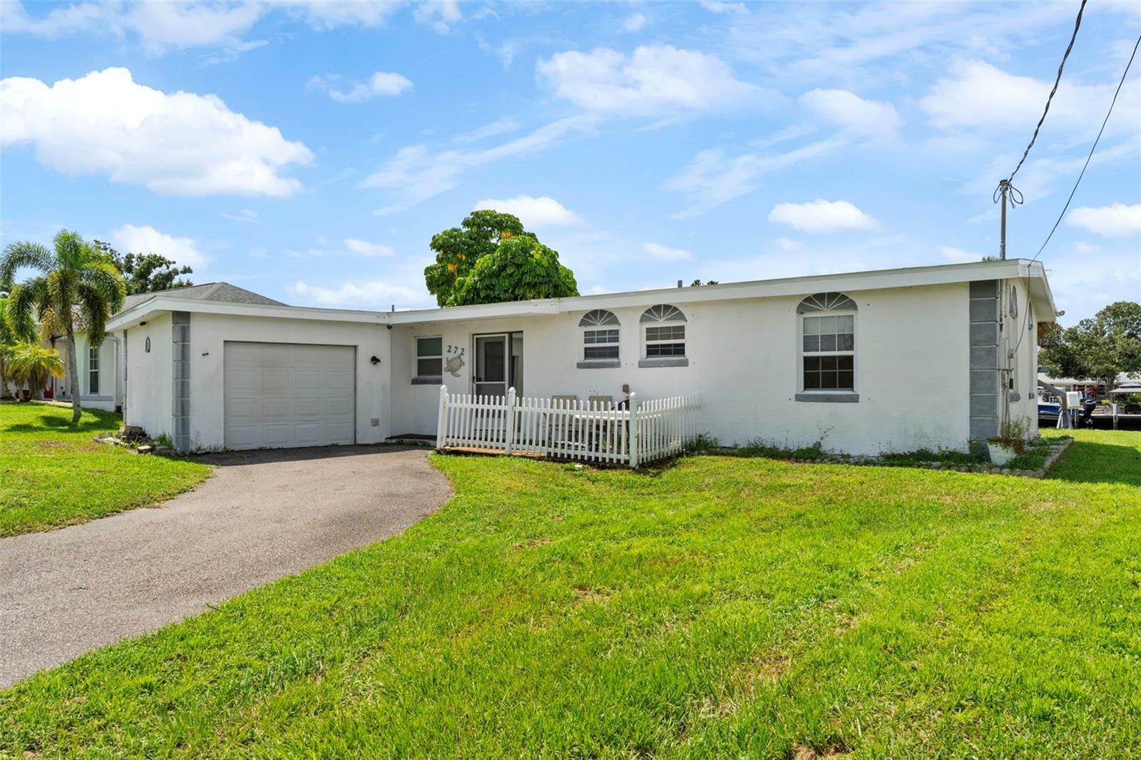 Property Photo:  272 E Tarpon Boulevard NW  FL 33952 