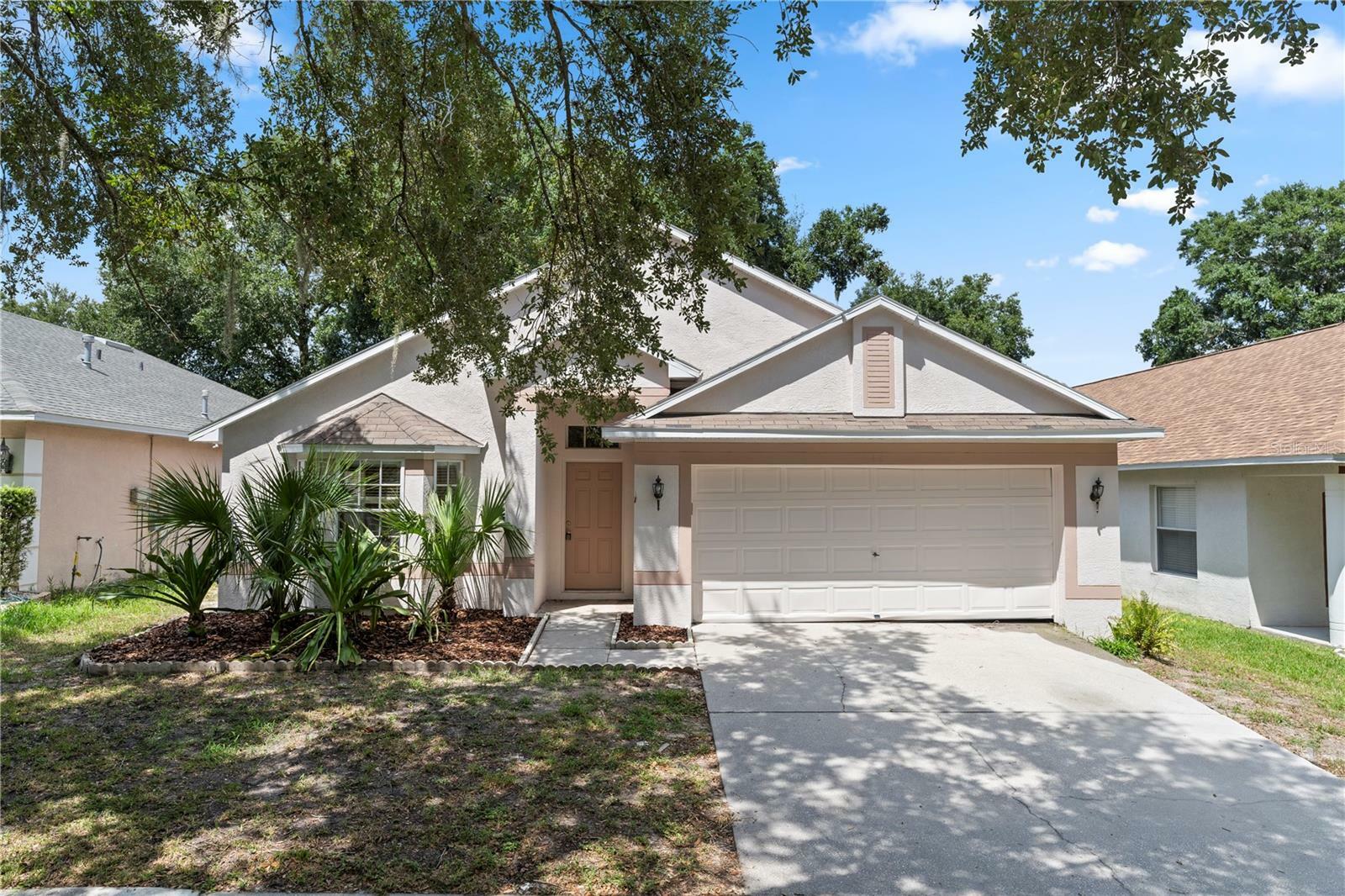 Property Photo:  1418 Trail Boss Lane  FL 33511 