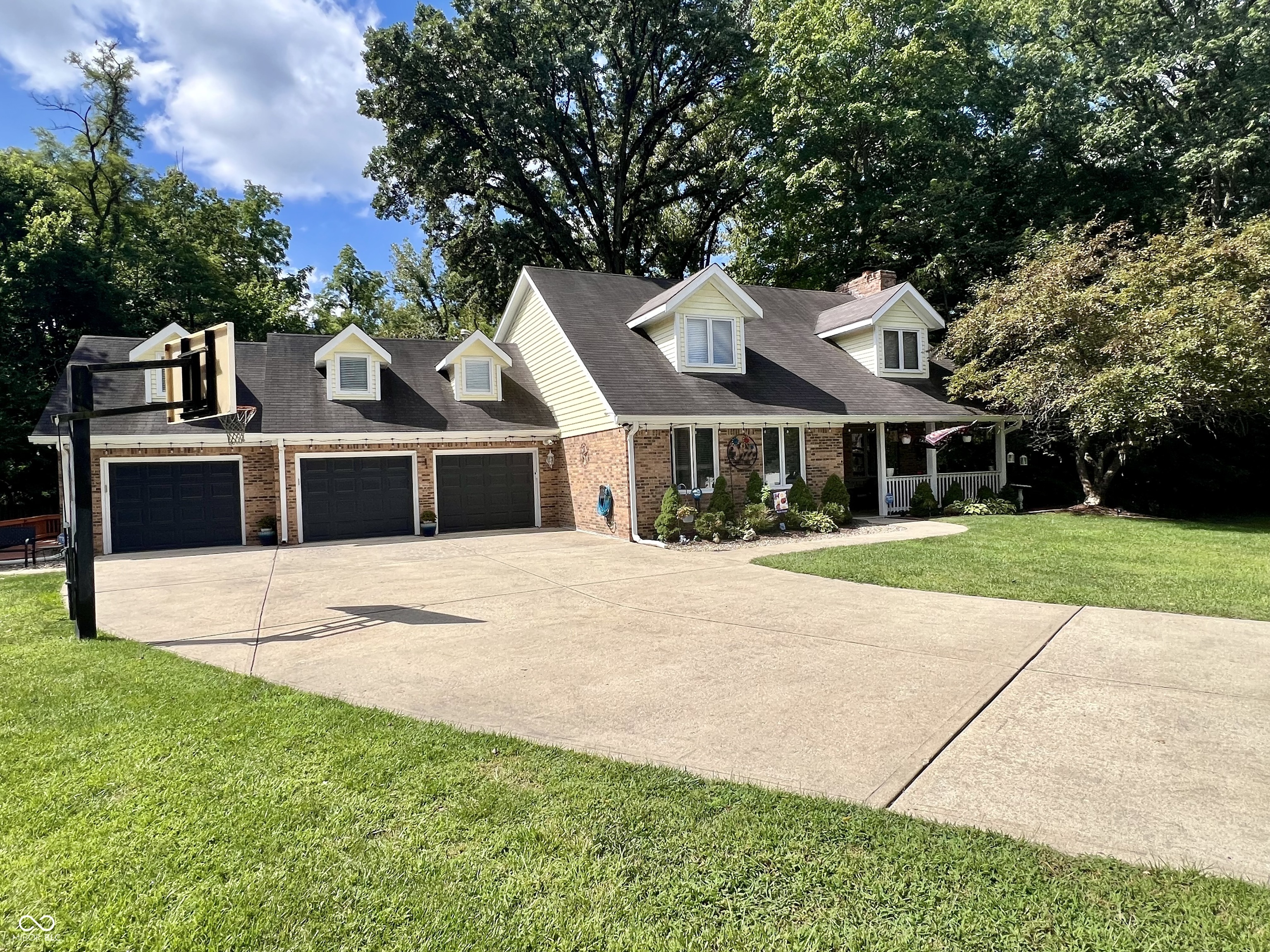 Property Photo:  303 Wellington Overlook  IN 46060 