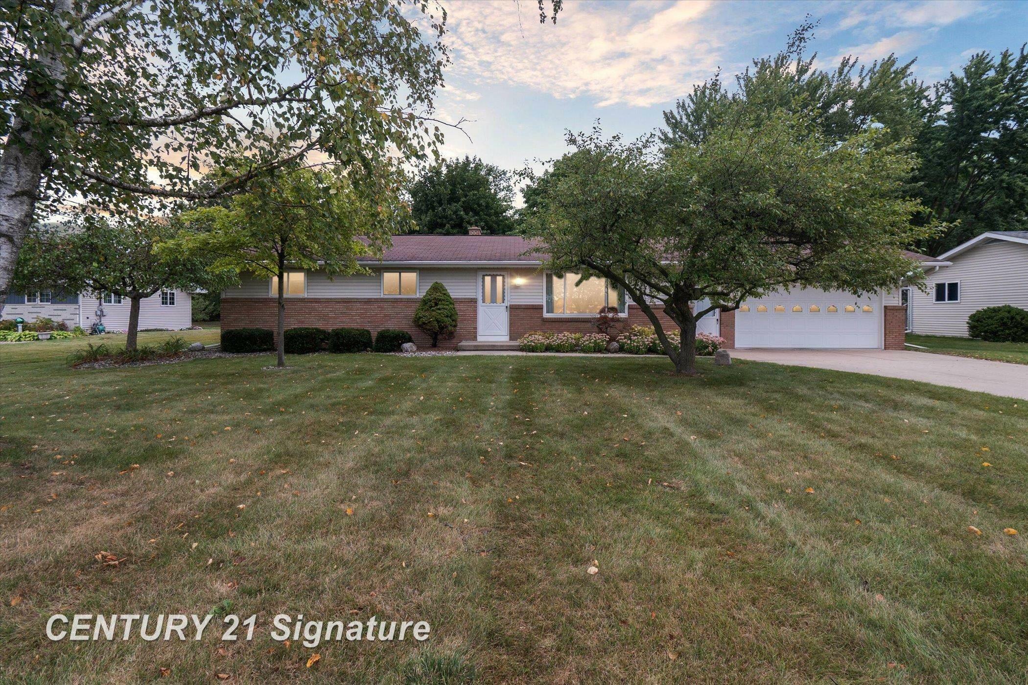 Property Photo:  1104 Eddie Drive  MI 48611 