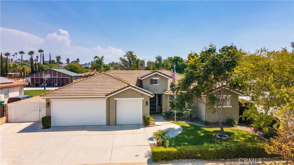 Property Photo:  4096 Equestrian Lane  CA 92860 