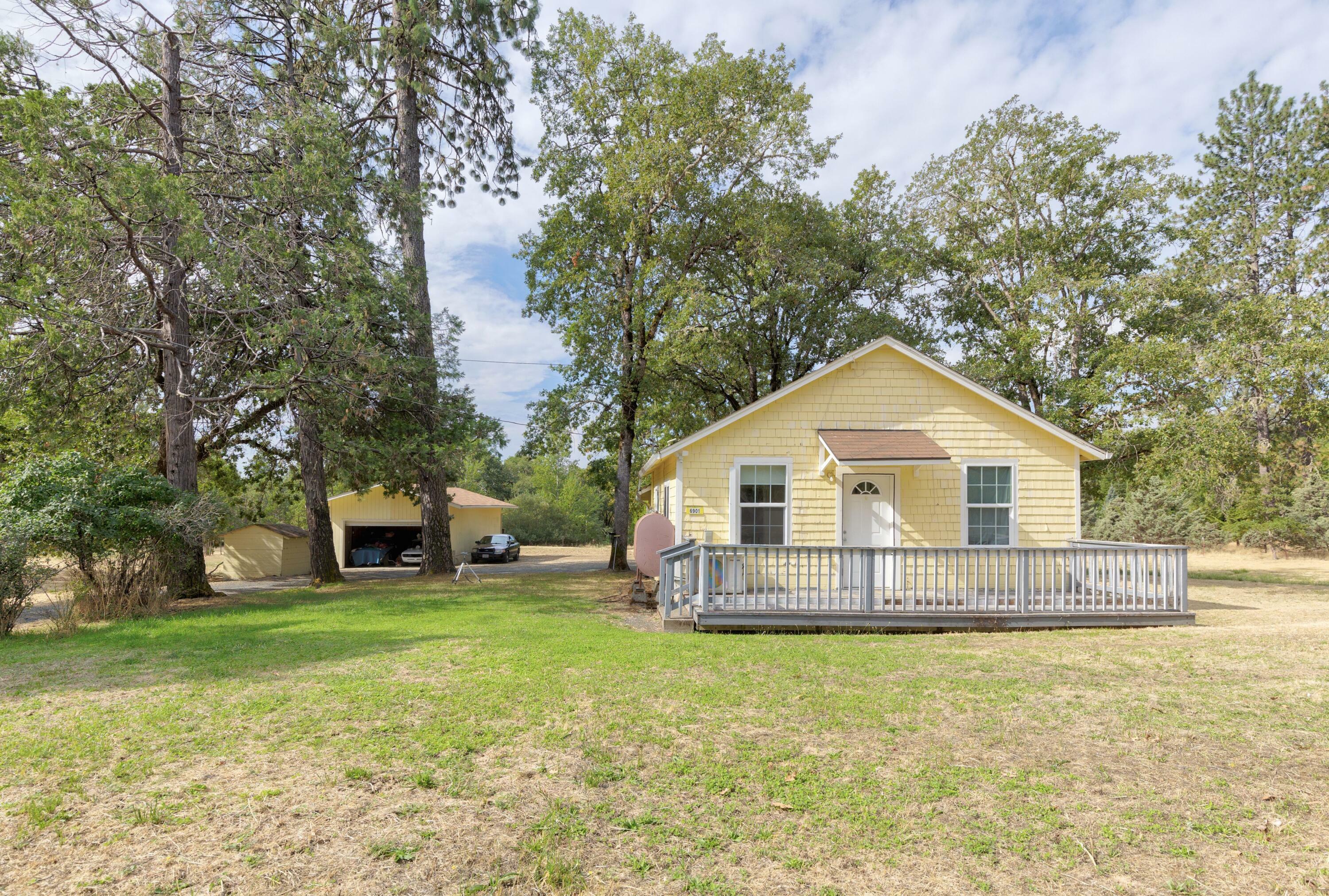 Property Photo:  6901 Tunnel Loop Road  OR 97526 