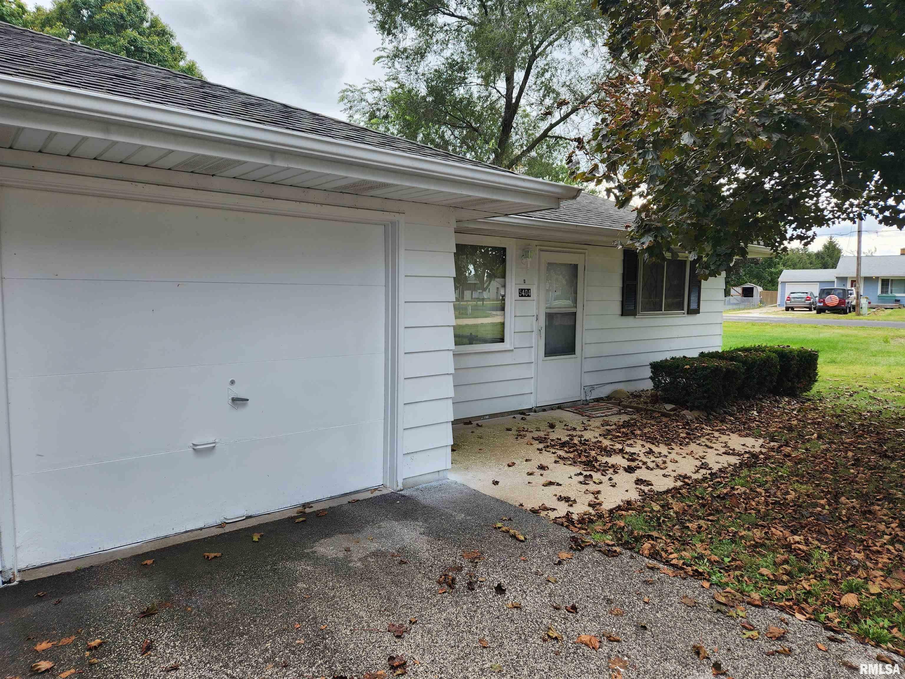 Property Photo:  5404 E Marquette Street  IL 61523 