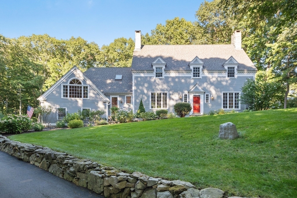 Property Photo:  4 Knobb Hill  MA 01922 