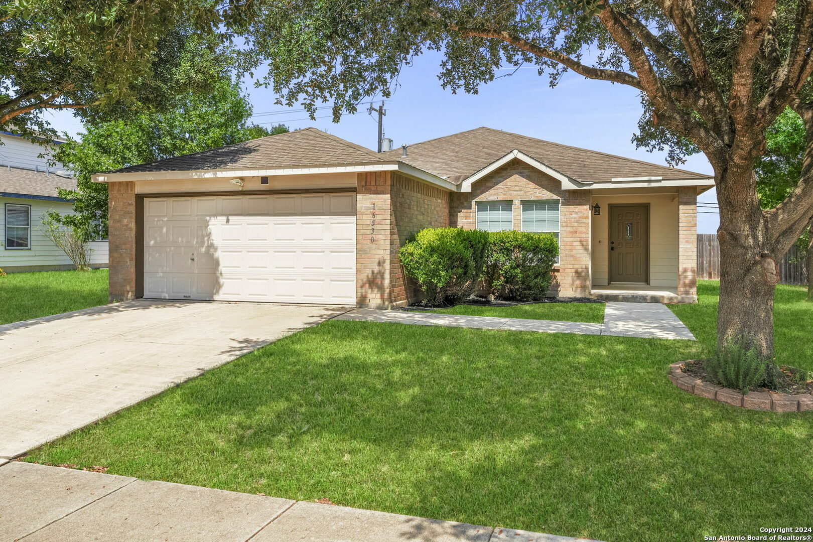 Property Photo:  16530 Clydesdale Run  TX 78154 