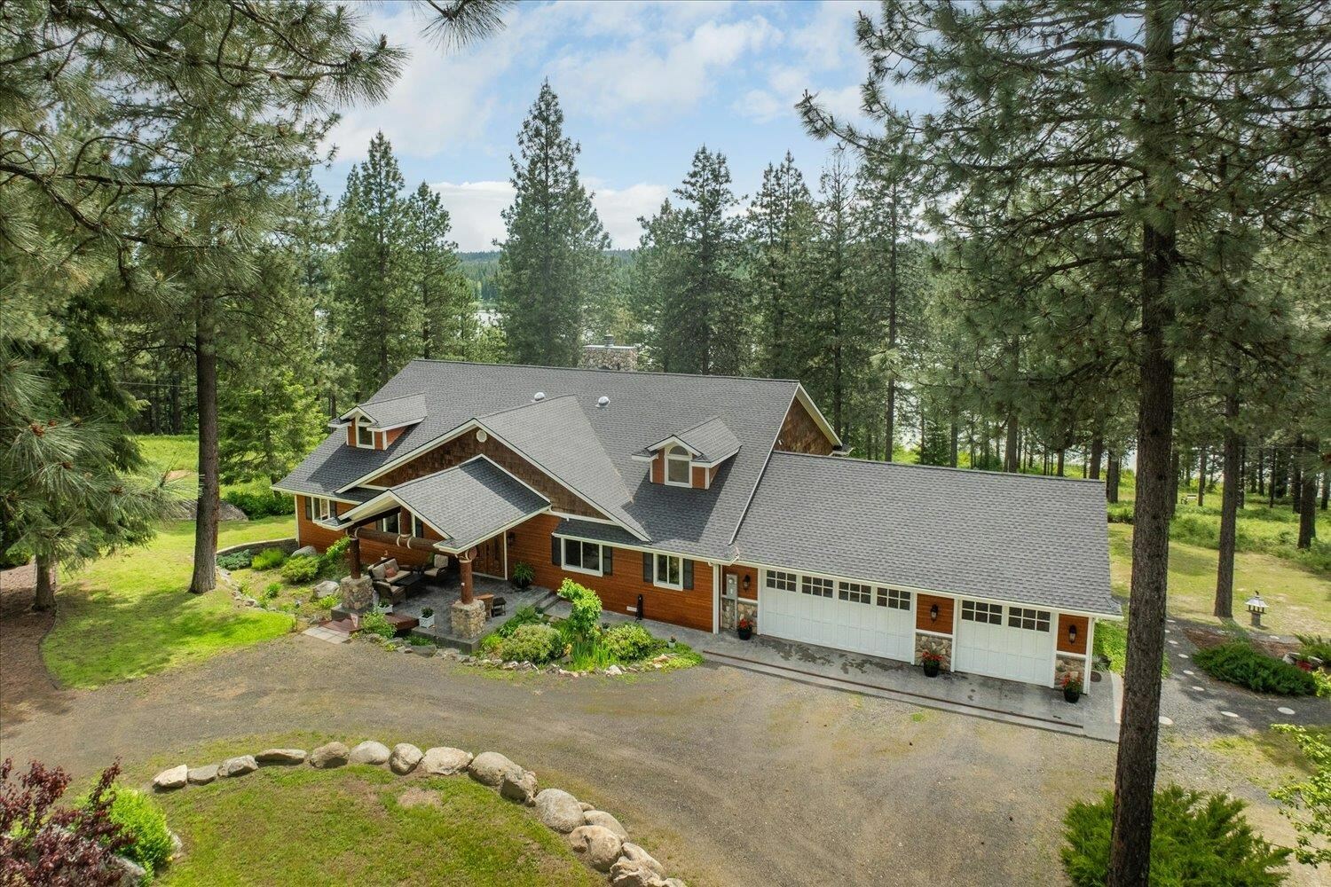 Property Photo:  2212 E Sandy Beach Rd  WA 99009 