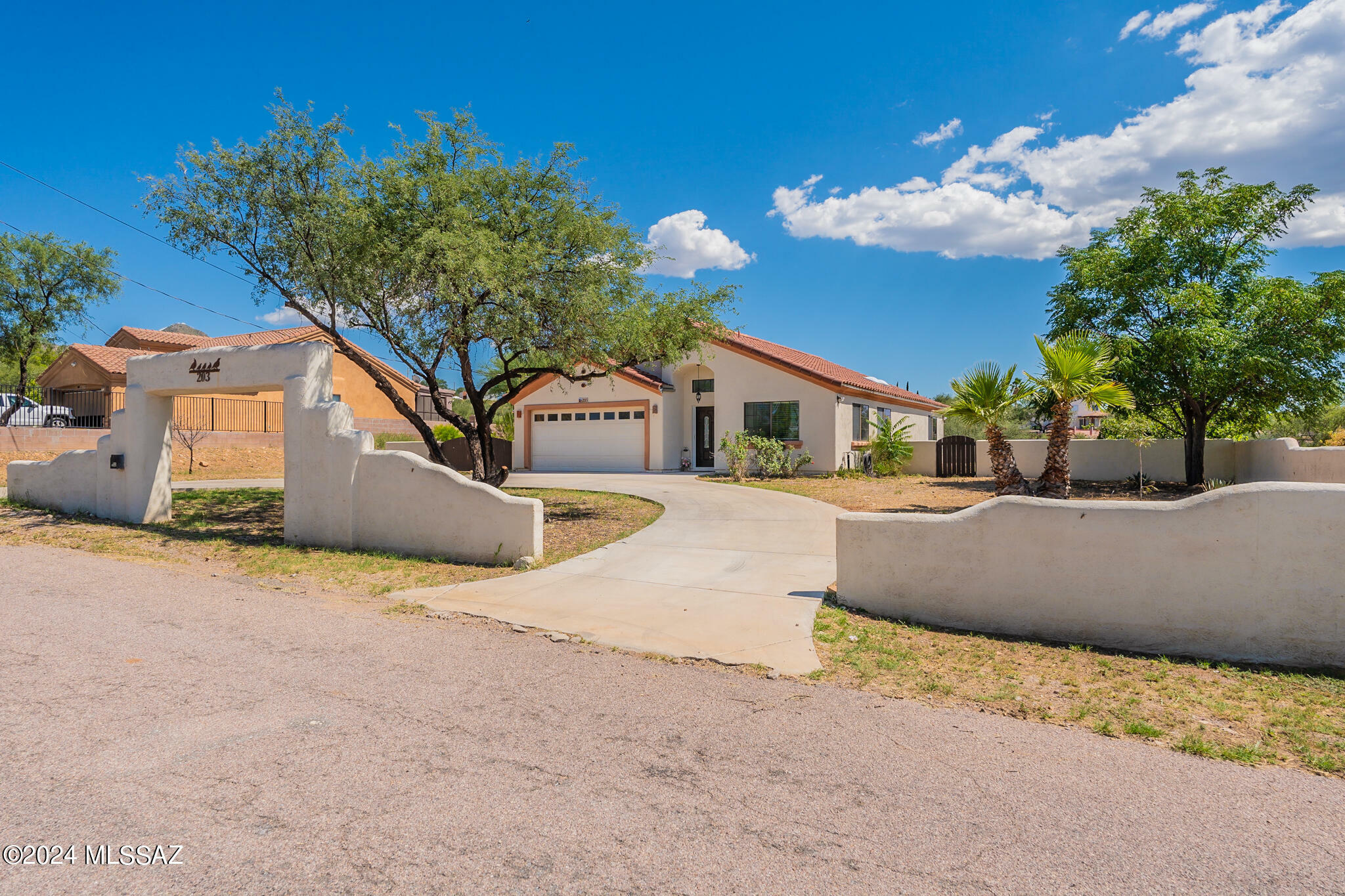 Property Photo:  203 Circulo Silva  AZ 85648 