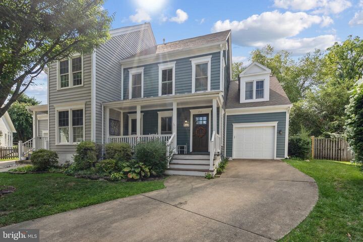 215 Andover Court NE  Leesburg VA 20176 photo