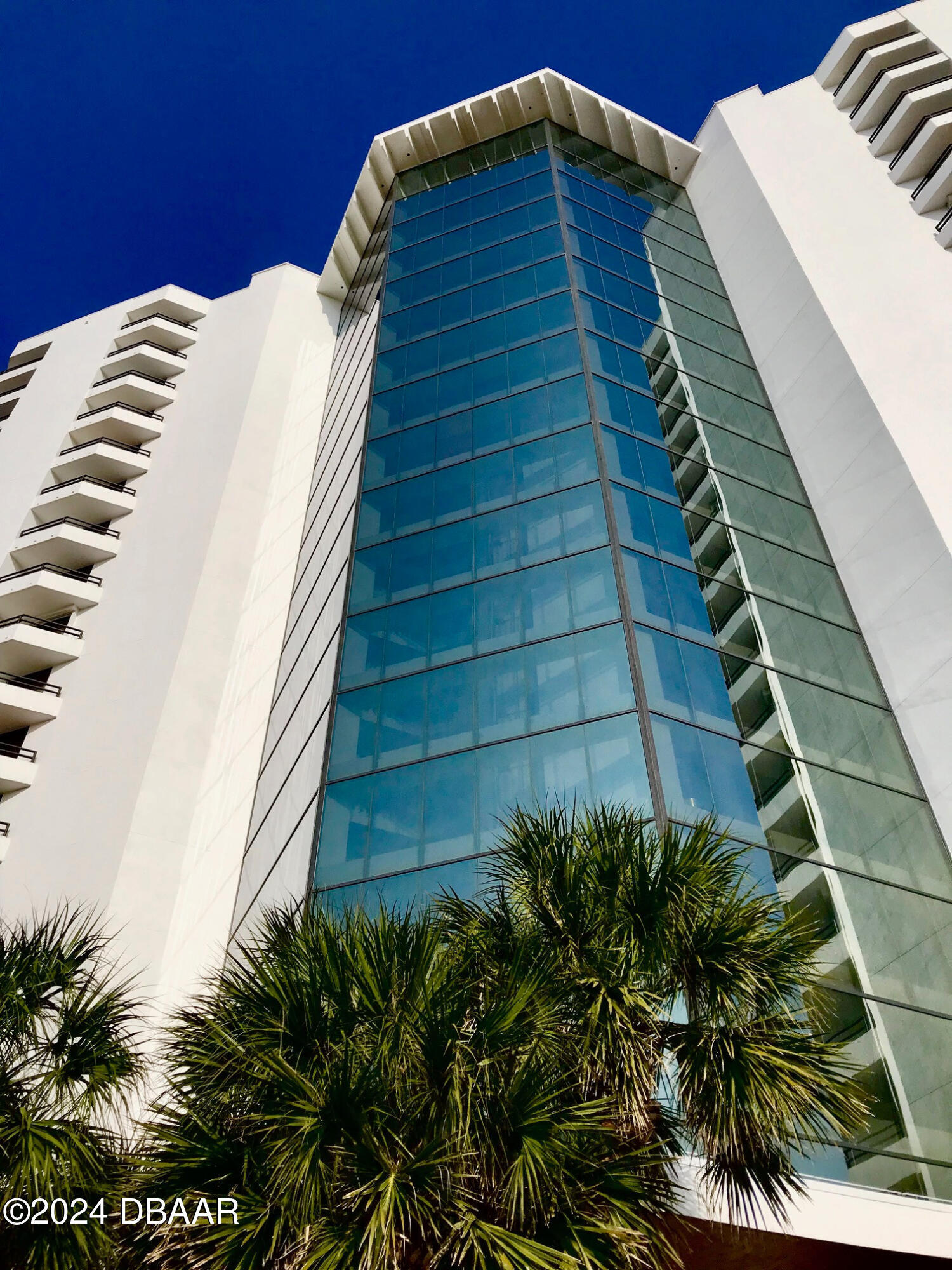 Property Photo: 2425 S Atlantic Avenue FL 32118