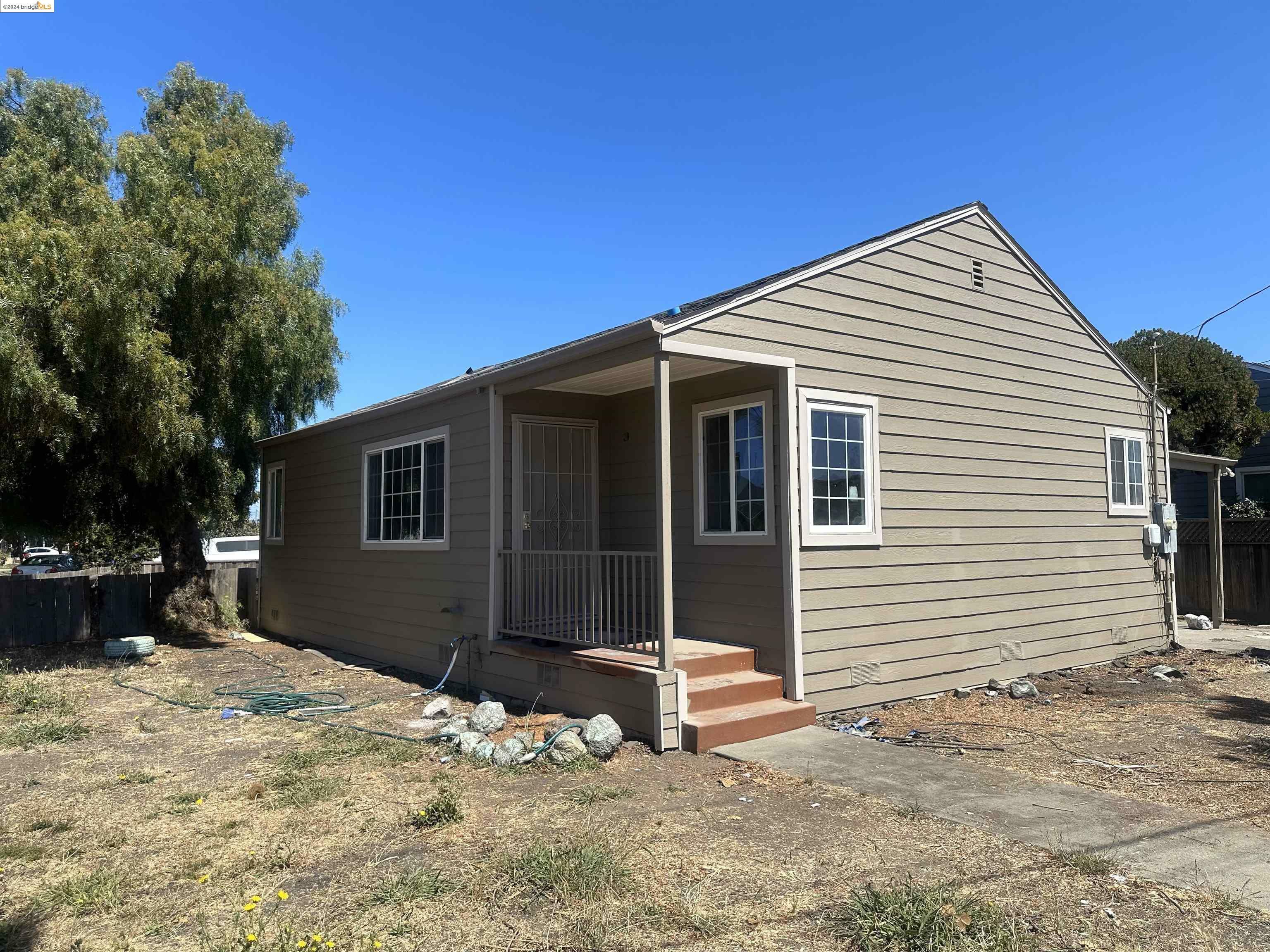 Property Photo:  2092 Wallace Ave  CA 94577 