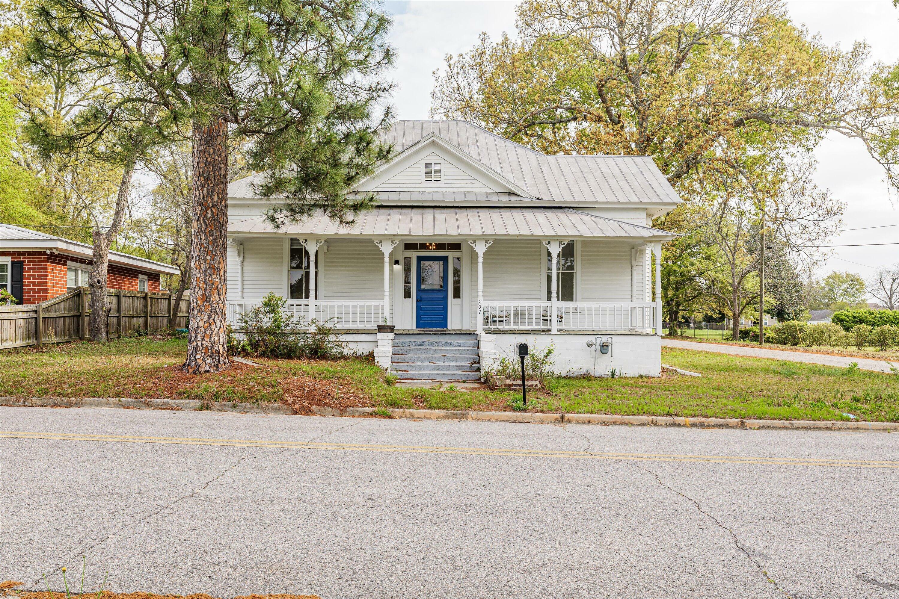 Property Photo:  202 Hill Street  GA 30833 