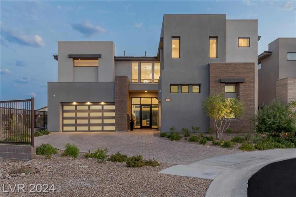 Property Photo: 5176 Fading Sunset Drive NV 89135