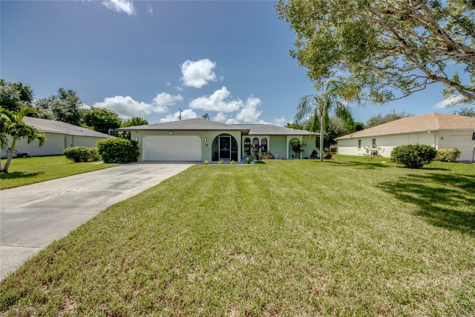 Property Photo:  1704 SE 7th Street  FL 33990 