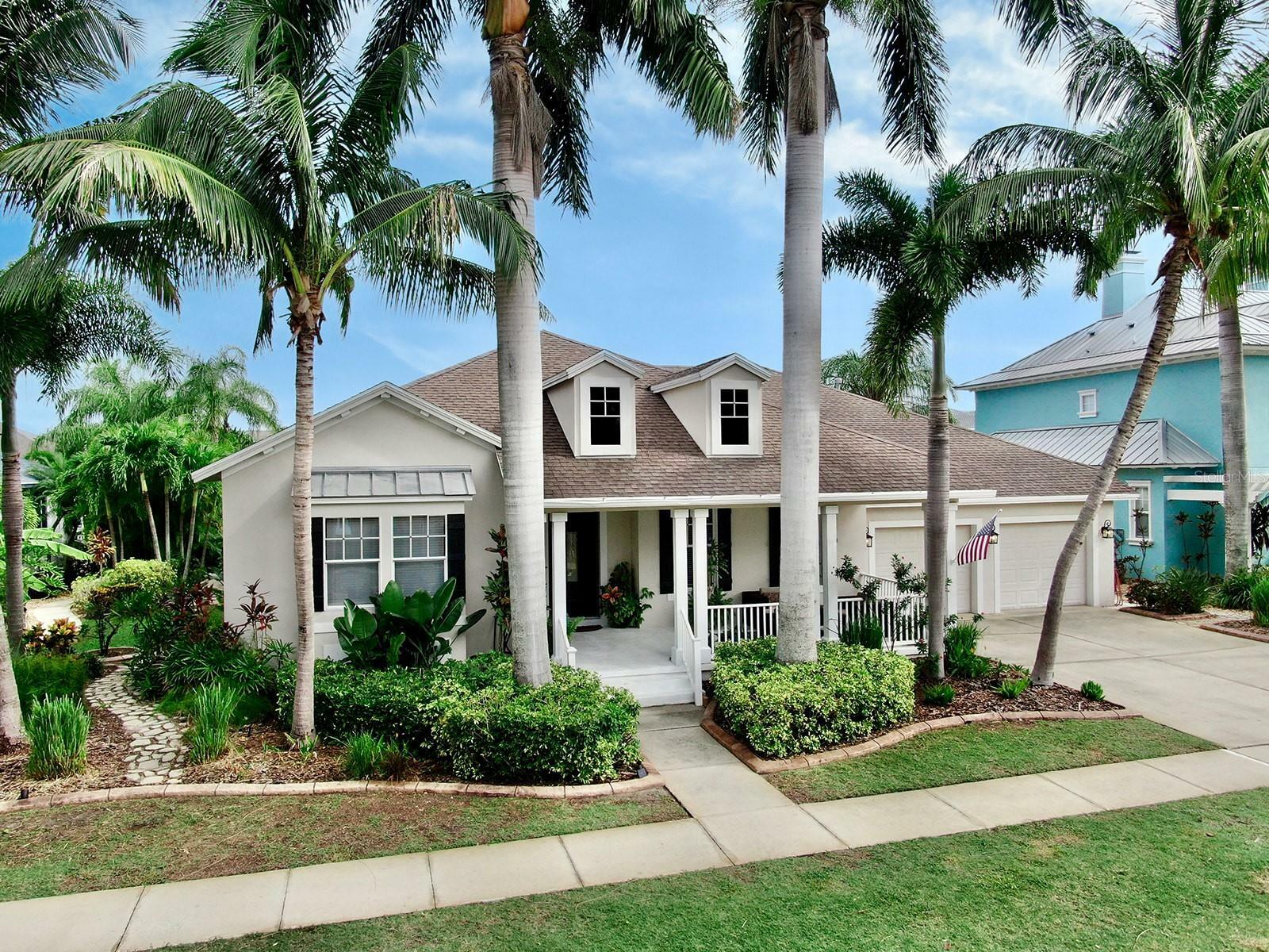 Property Photo: 617 Islebay Drive FL 33572