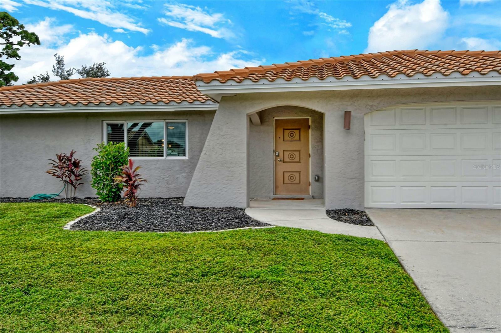 Property Photo:  7400 Mariana Drive  FL 34231 