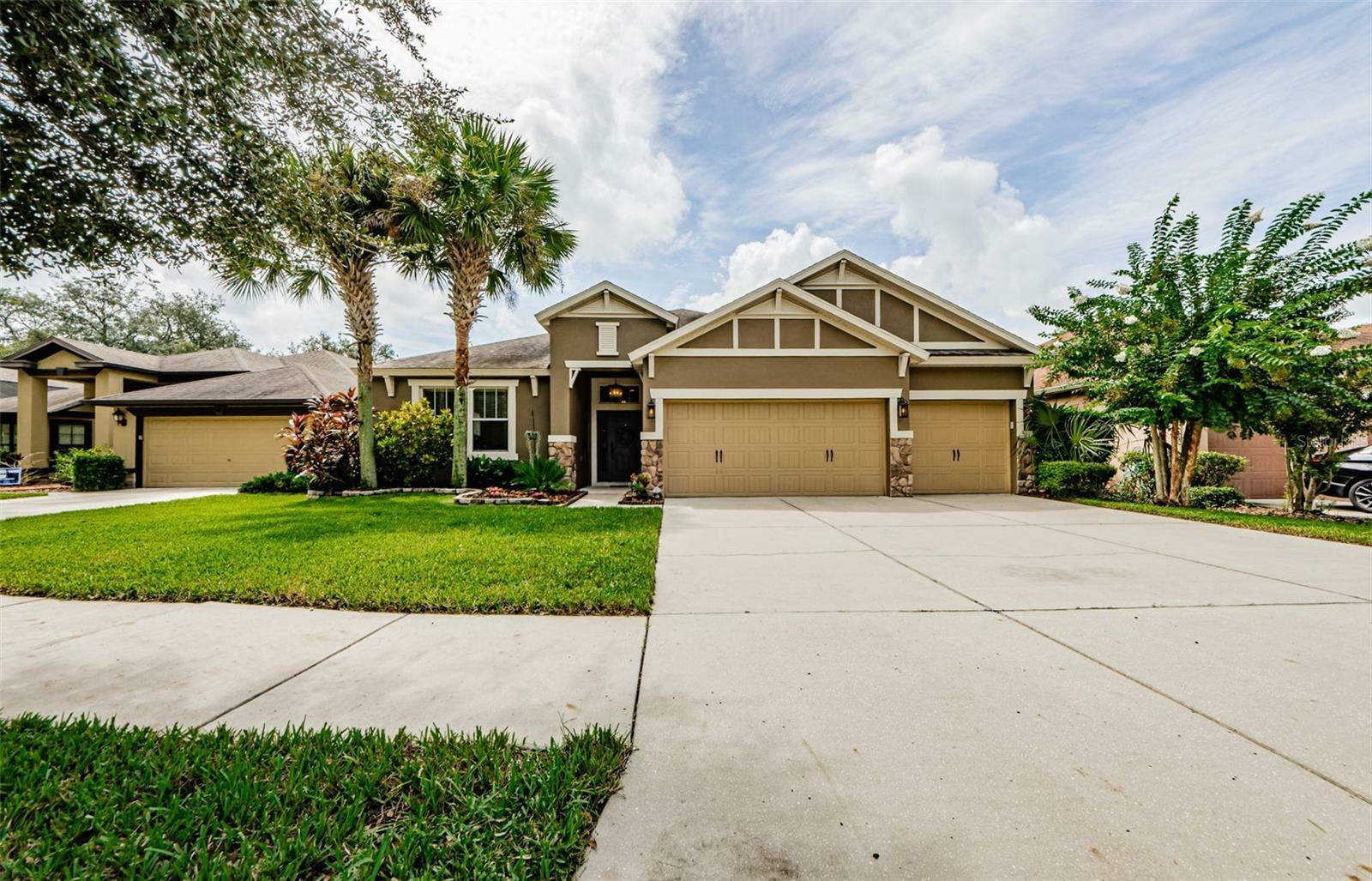 Property Photo:  15622 Starling Water Drive  FL 33547 