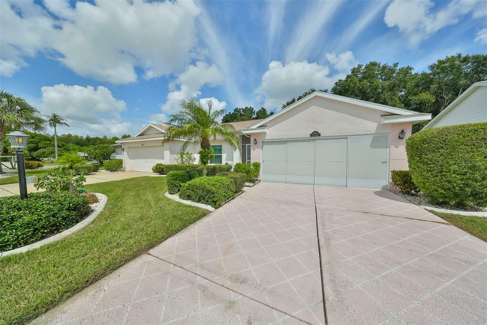 Property Photo:  2021 Gardenia Landings Lane  FL 33573 