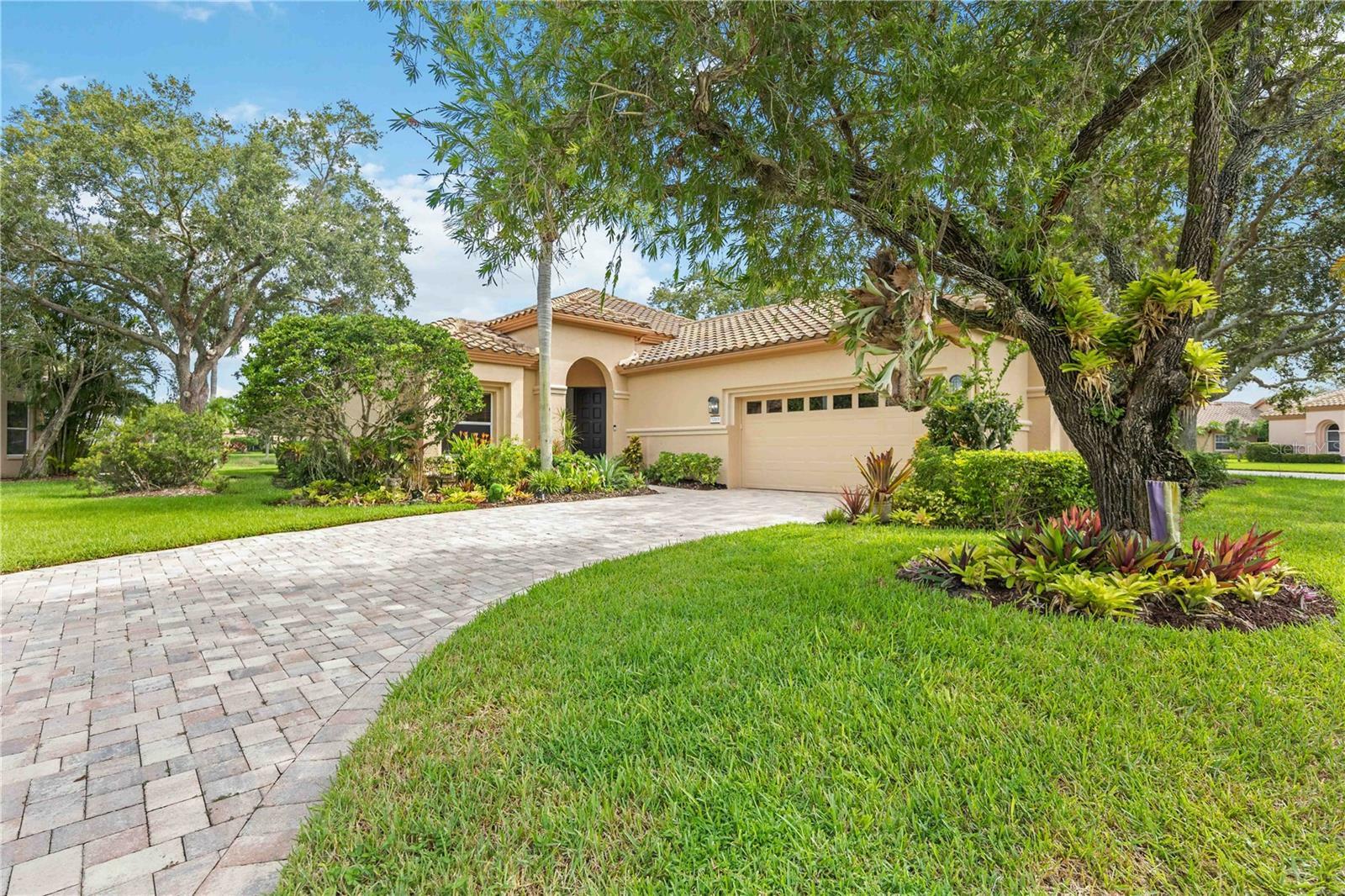 Property Photo:  7065 Del Lago Drive  FL 34238 