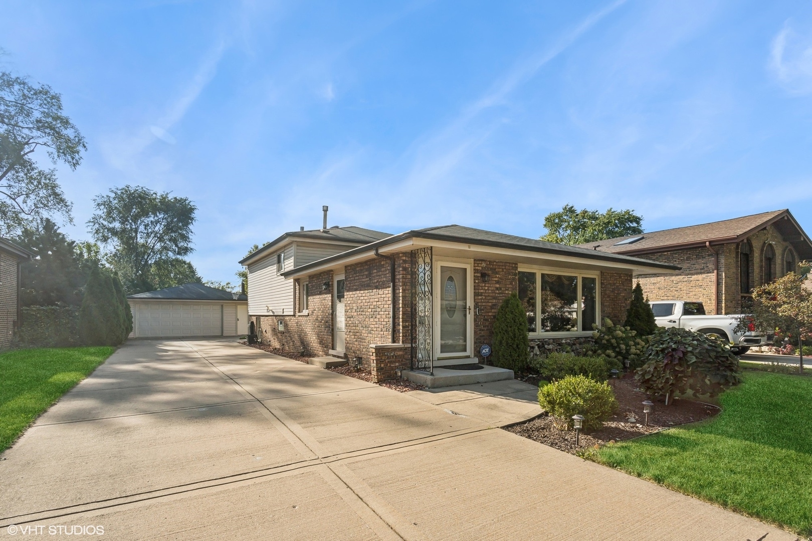 Property Photo:  9136 Moody Avenue  IL 60453 