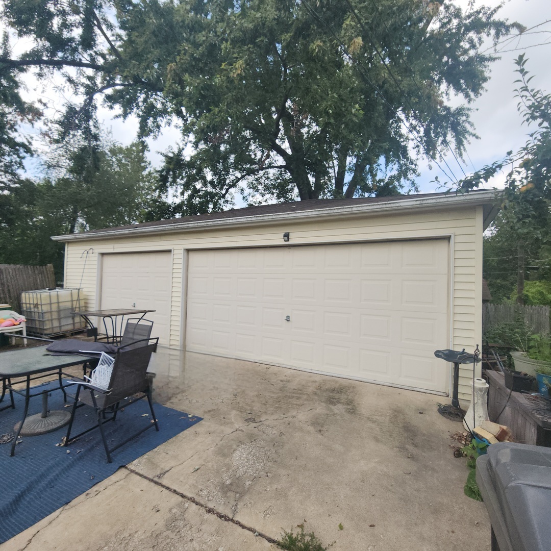 Property Photo:  1002 McCameron Avenue  IL 60441 